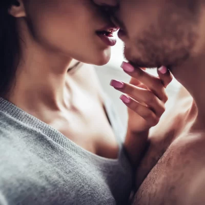 Close-up,Of,Young,Romantic,Couple,Is,Kissing,And,Enjoying,The
